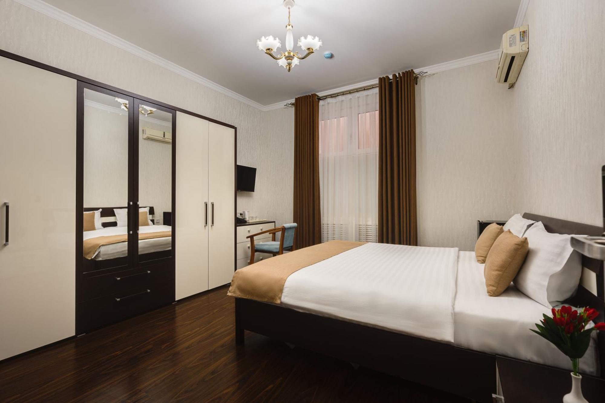 Shoxjahon Hotel - 600 Mbps Internet طشقند الغرفة الصورة